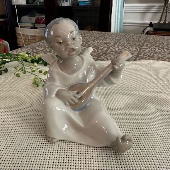 Lladro Other - Lladro Porcelain Angel‎ With Lute Mandolin made in Spain Black Legacy Collection